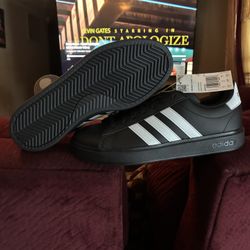 adidas Women's Grand Court 2.0 Tennis Shoe Size 9.5