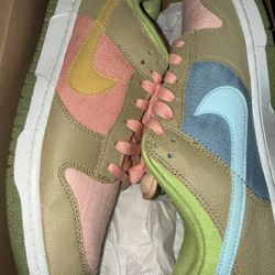 Nike Dunk Low ‘Sun Club - Arctic Orange Sanded Gold’