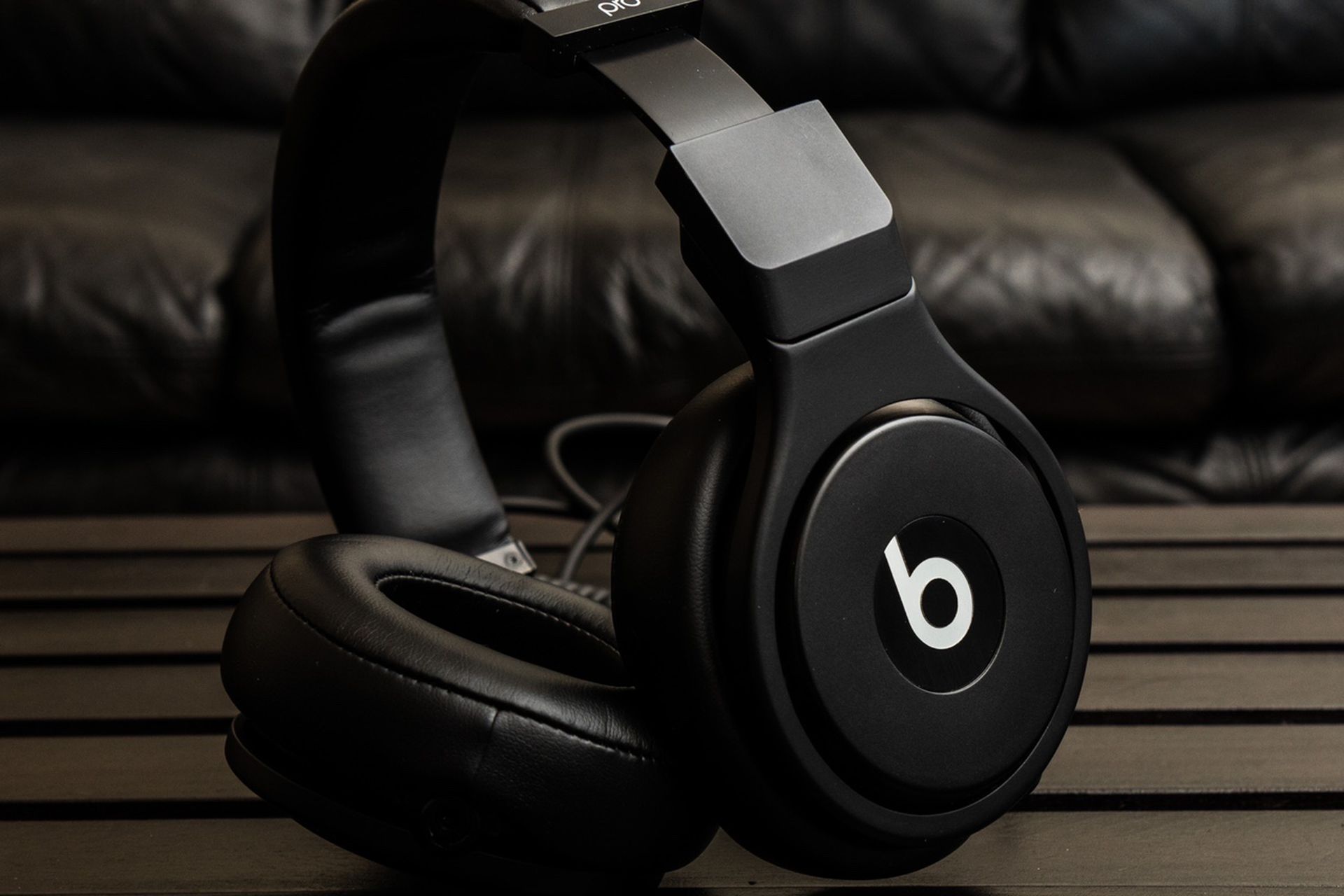 Beats by Dr. Dre Pro - High-Performance Studio Headphones (Black)
