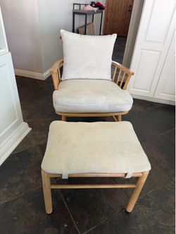 Wide accent chair and ottoman