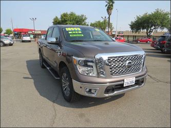 2017 Nissan TITAN