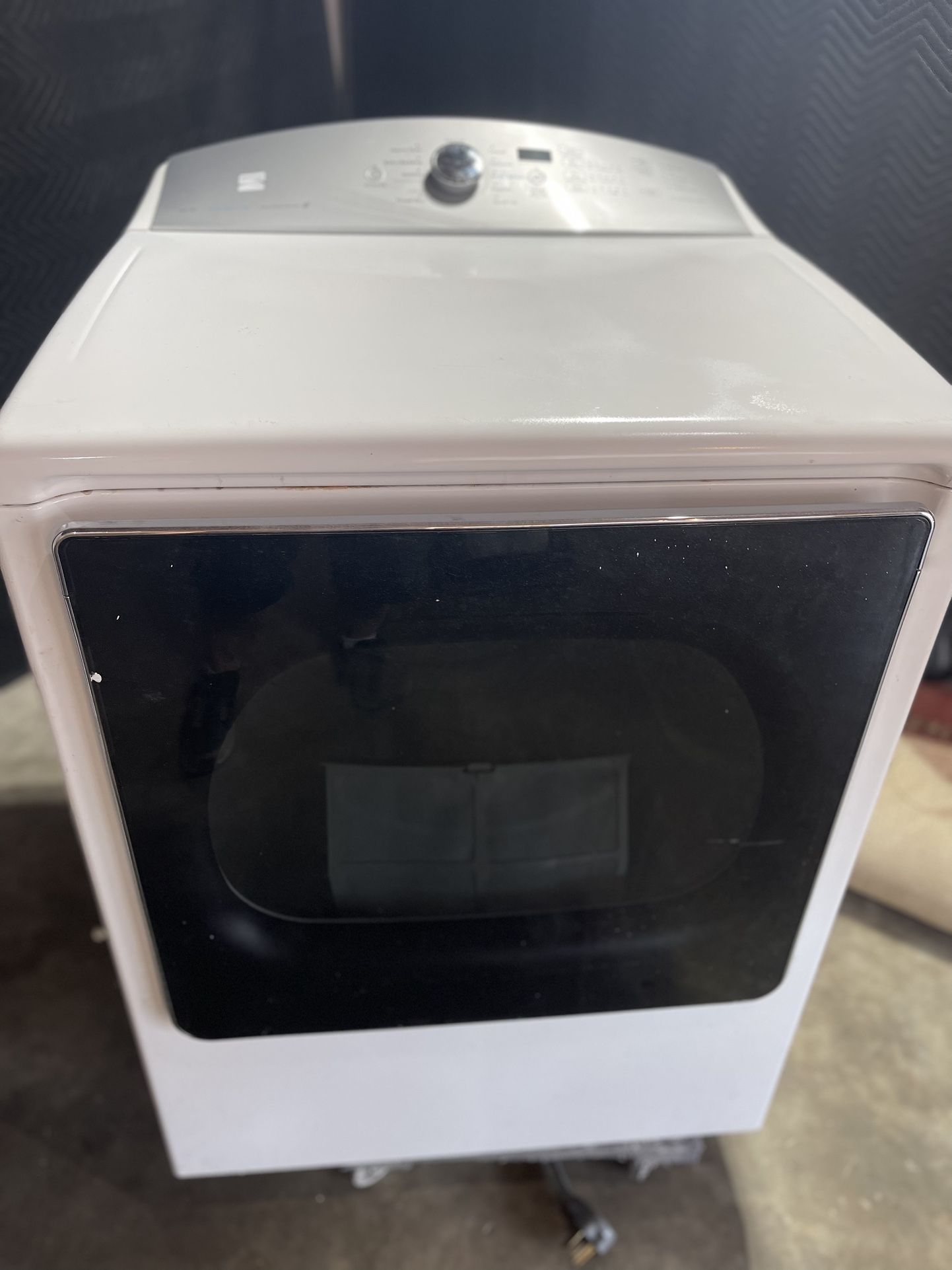 Kenmore large capacity Dryer (DELIVERY AVAILABLE)
