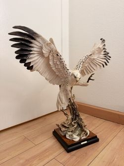 Giuseppe Armani White Hawk 457S Florence Italy Sculpture Figurine 22in Wingspan