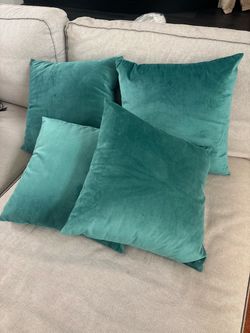 velvet throw pillows