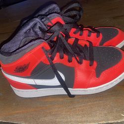 $20 Air Jordan 1 Mid “Black / Gym Red / White” 