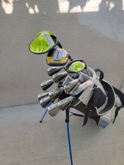 Nike Vapor & Slingshot 4D Golf Club Set Right Handed W/Nike Stand Bag