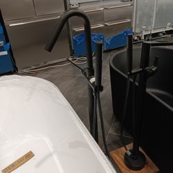 Freestanding Bathtub Fillers 