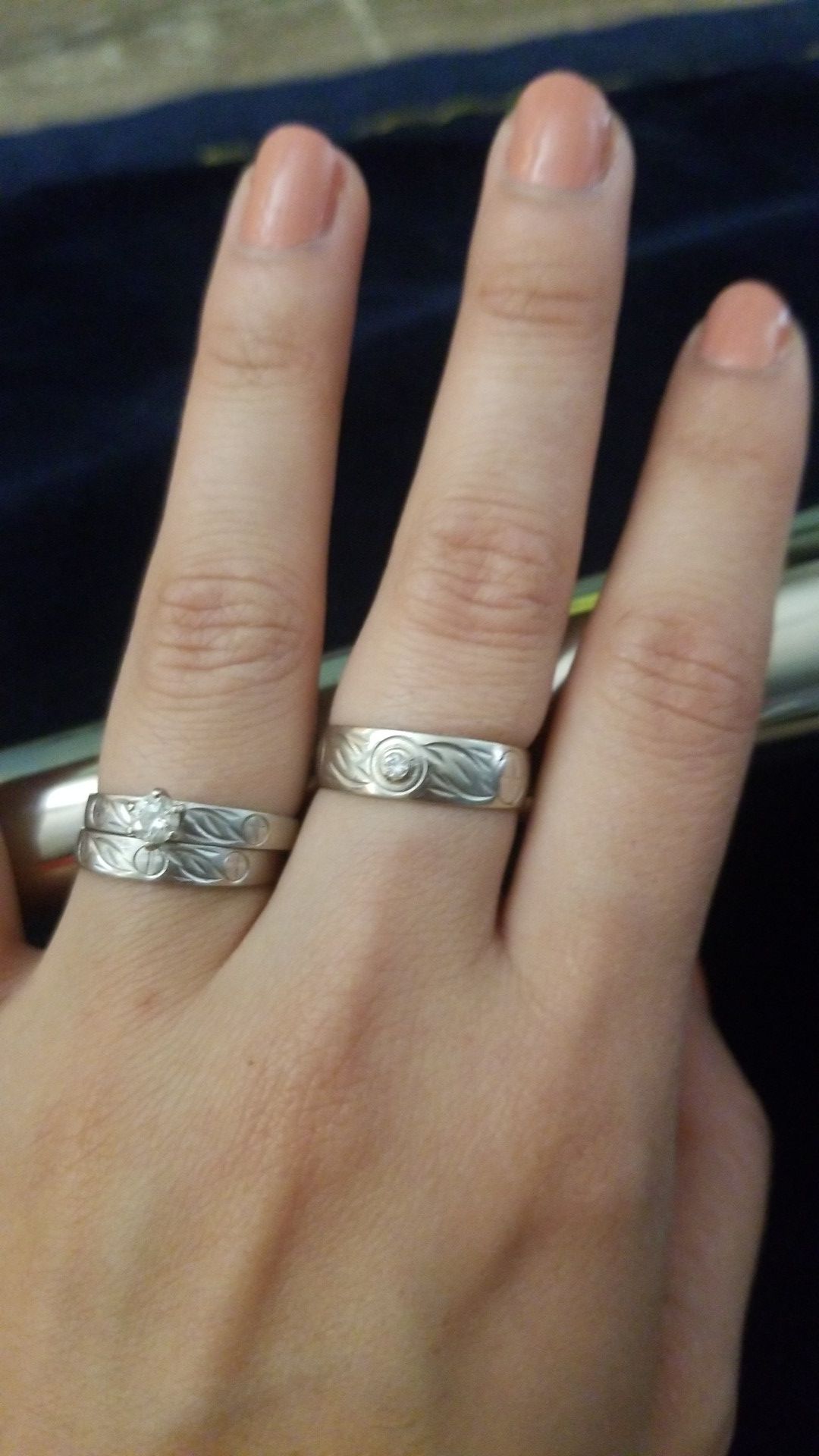 Jewelry/ Wedding band set .