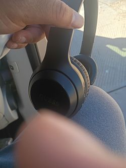 Guess headphones