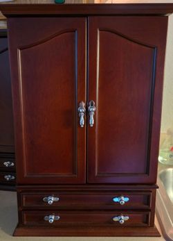 Wood display for coins