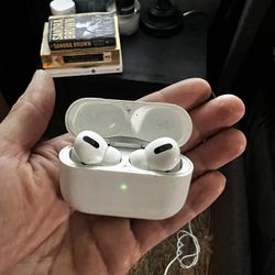 AirPods