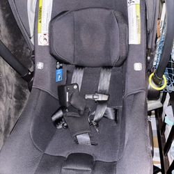 Nuna Car seat Great Condition With Base 