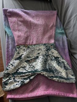 Mermaid Blanket with Sequenced Tail