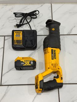 Dewalt DCS380 20v Max Variable Speed Reciprocating Saw + 5Ah XR battery & Charger (Used)