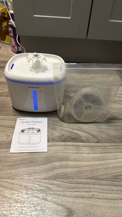 Pet water fountain