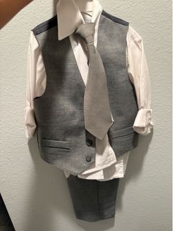 Boys Suit size 4