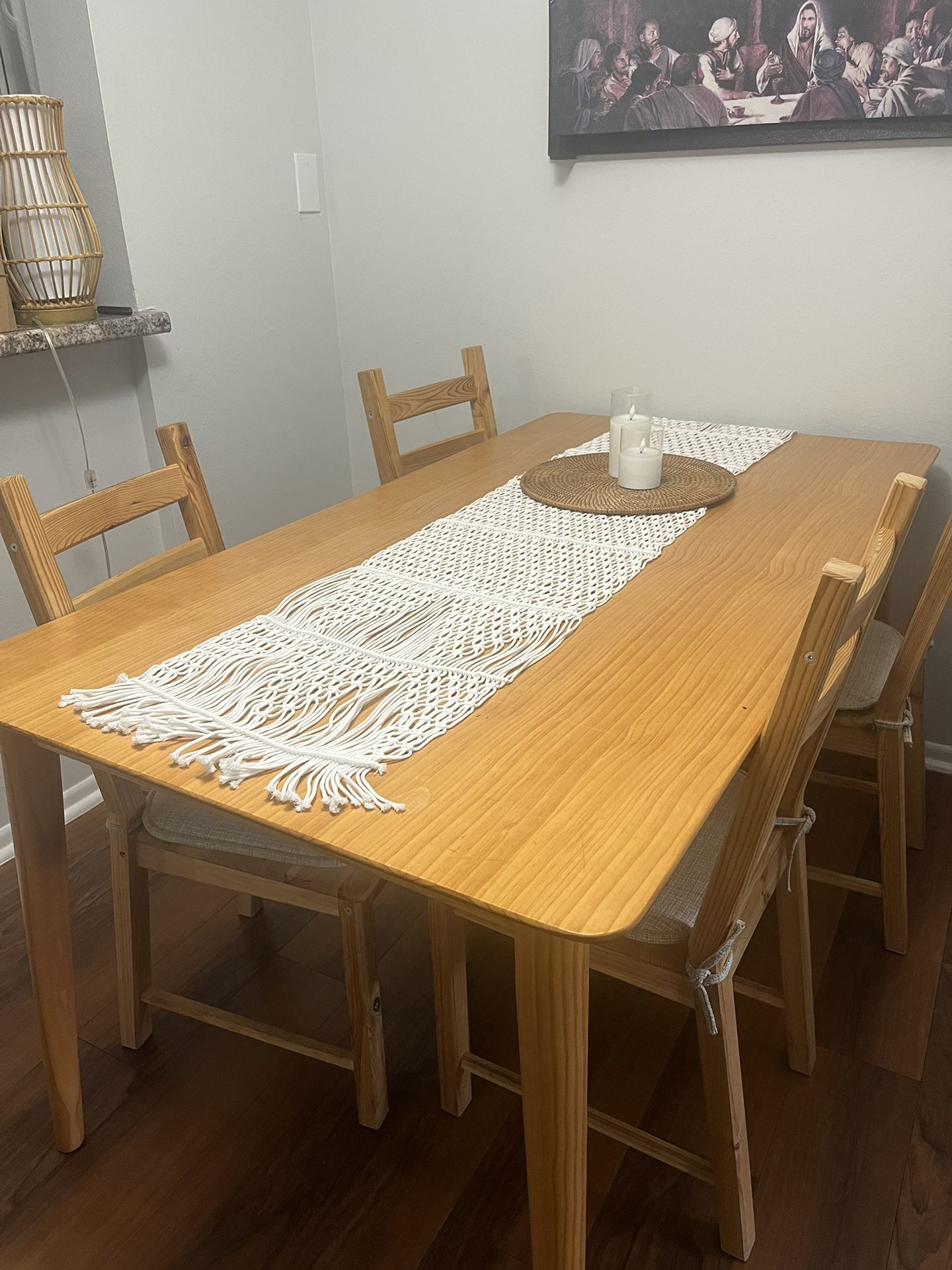 Wooden Dinning Table With Chairs Included