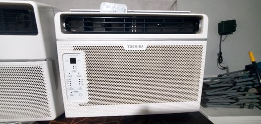 White Toshiba 6000 Rtu Window Air Conditioner I