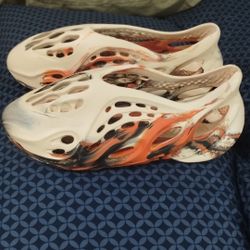 Size 11 Foam Runners Tan/black/orange