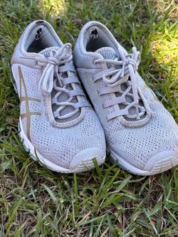 ASICS GEL-Quantum 360 athletic shoes in Gray, Women’s size US 9 Preowned Lightweight ASICS GEL-Quantum running shoes in grey. These sneakers have a