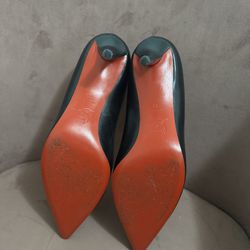 red bottom heels 