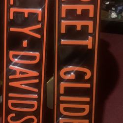 Harley Davidson Street signs