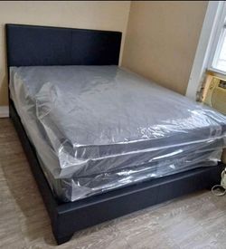 ❤️Queen Size Bedframe - Needs to Go Today - Include headboard, Mattress & Box Spring