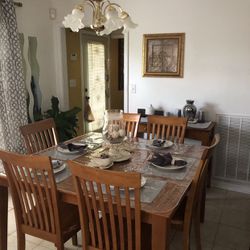 Kuolin Dining Table