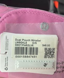 Woman’s Dual Pouch Wristler
