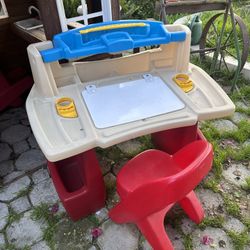 Kids Step 2 Deluxe Art 🖼️ Master Desk With Chair 