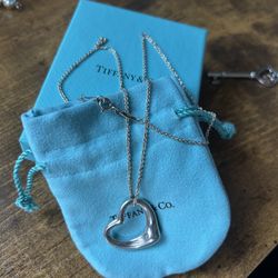 Elsa Peretti Collection - Open heart (Medium) pendant necklace - AUTHENTIC  #luxury