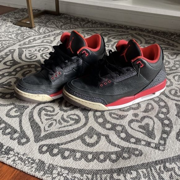 Crimson Jordan 3s