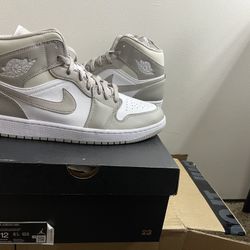 Jordan 1 Mid Linen 