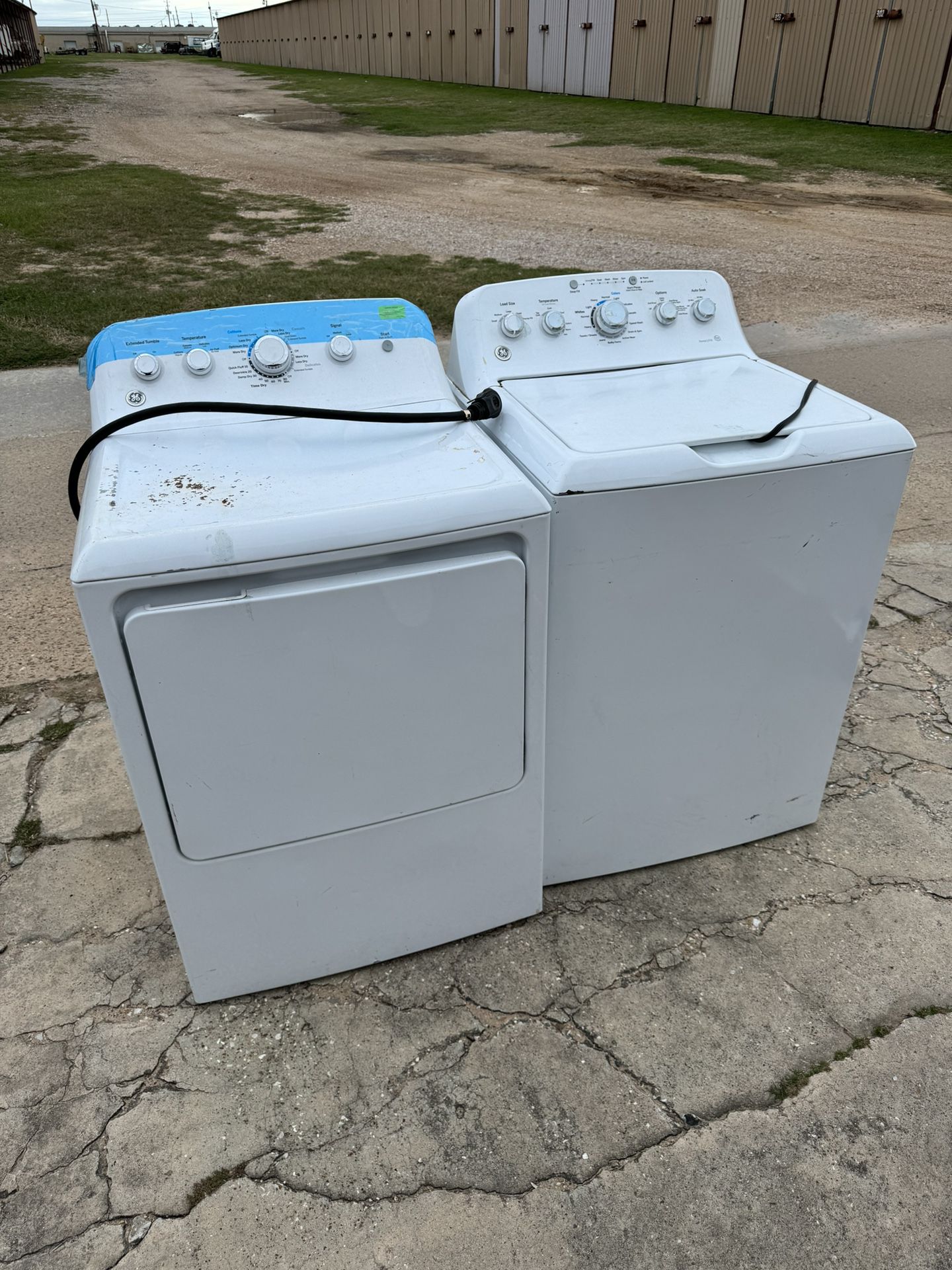 GE washer and dryer matching set - Electric! 