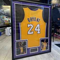 Kobe Bryant Authentic Signed Jersey (LIMITED EDITION #17 Of #24) (Take It Home In Payments/ llévatelo a casa en pagos) 