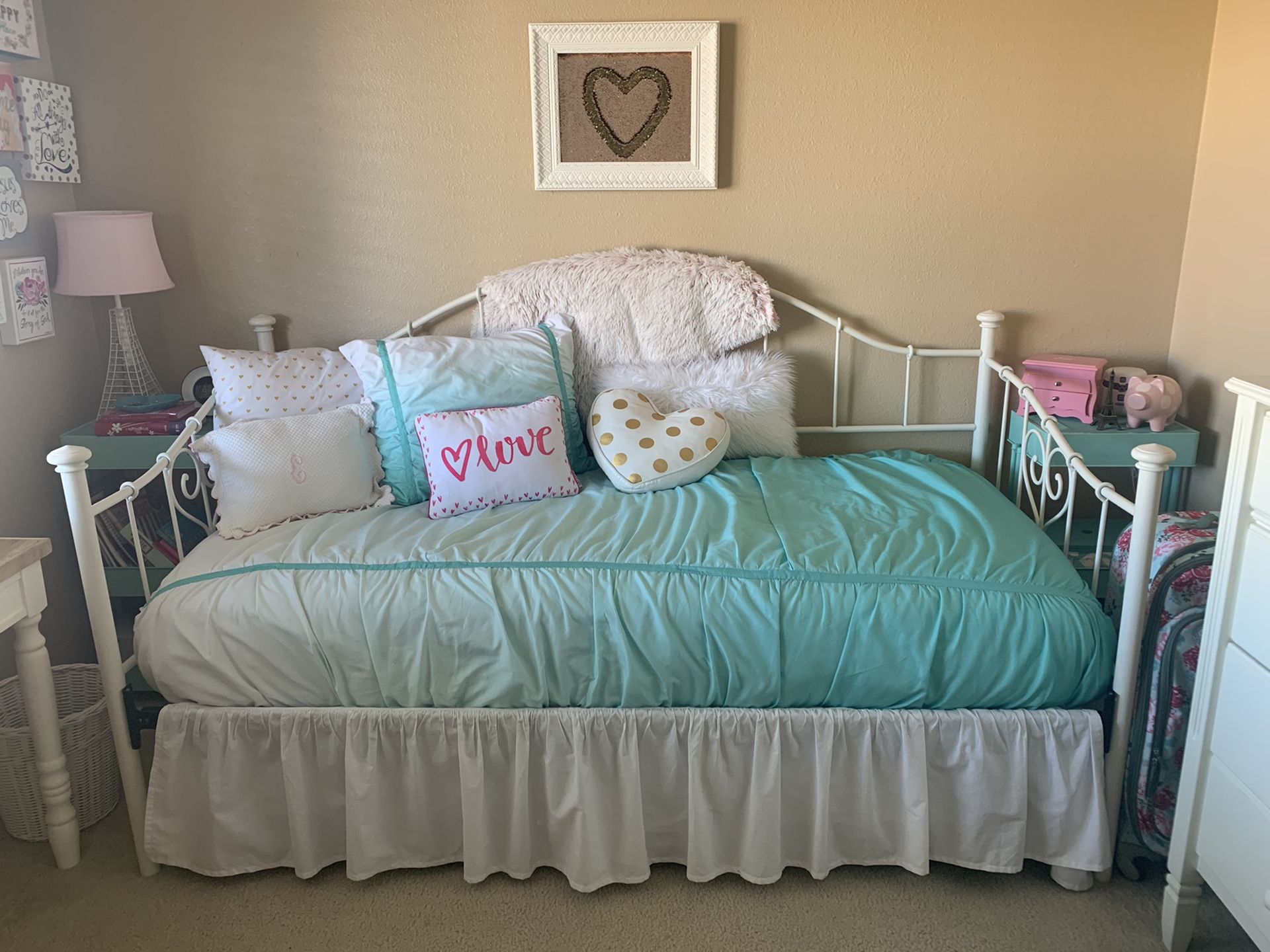 Twin Daybed with Mattress & PopUp Trundle Frame for Sale in Phoenix