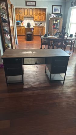 Work desk