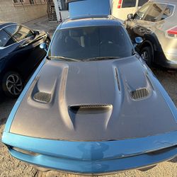 Dodge Challenger Hood 
