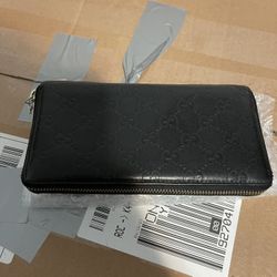 Gucci Zip Up Wallet (black) *improvised Pullet*