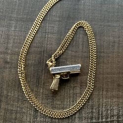 Lab Diamond Micro pave Gun pendant with Chain as shown in picture‼️aonly Shipping available‼️🚀