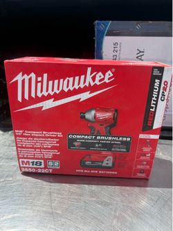 milwaukee compact brusheless m18 1/4' inpact driver kit