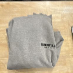 Essential hoodie 
