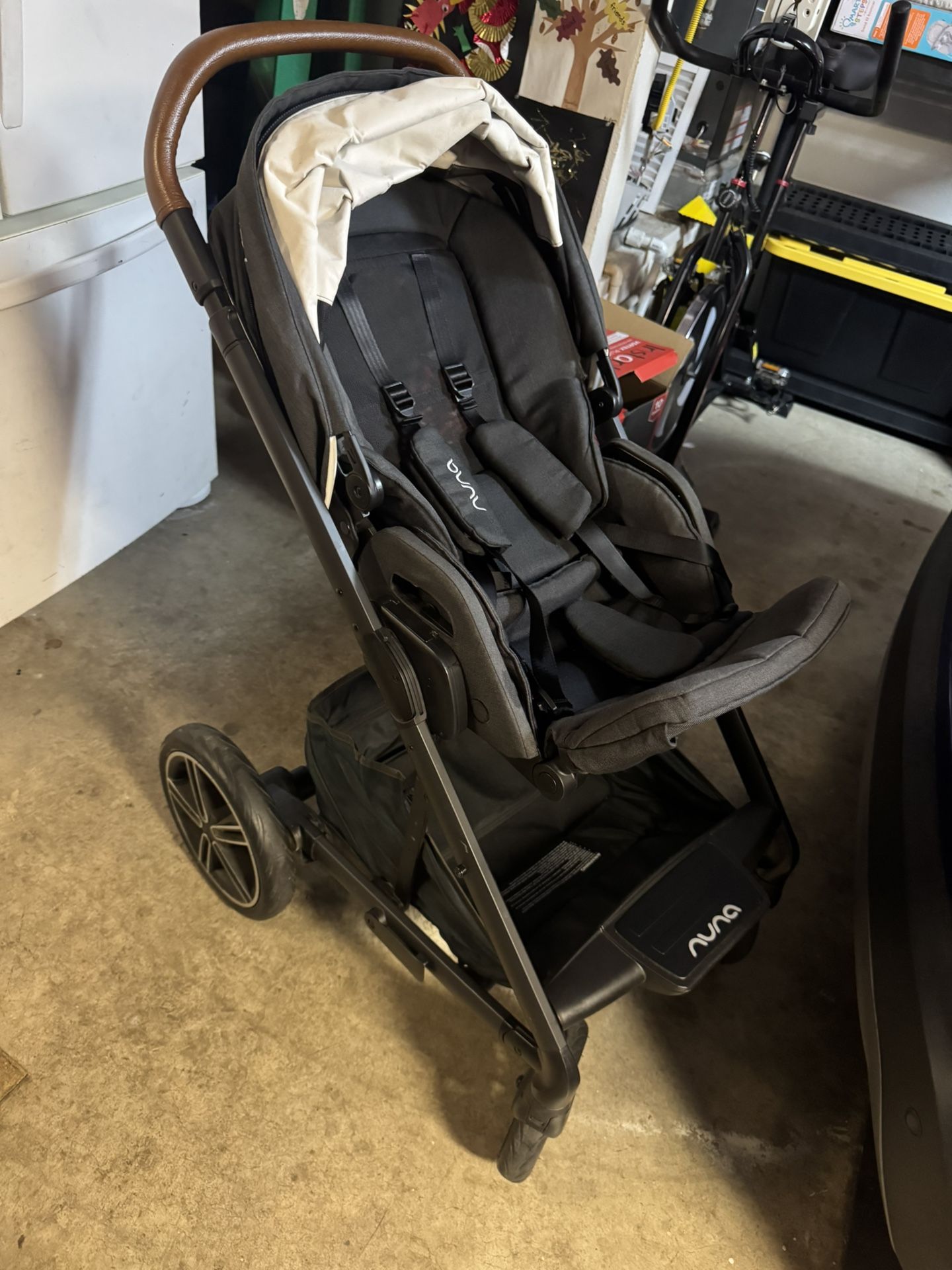 NUNA STROLLER
