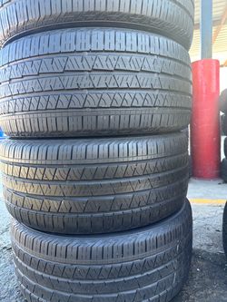 275/40R22