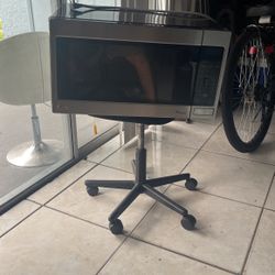 Large Microwave New Brand LG