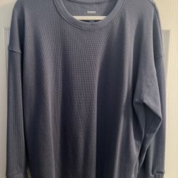 Women’s XXL Long Sleeve Pullovers.  $3.00 each. Like New (Johnstown Ohio)