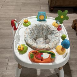 SUPER CLEAN BABY ACTIVITY CENTER/TABLE