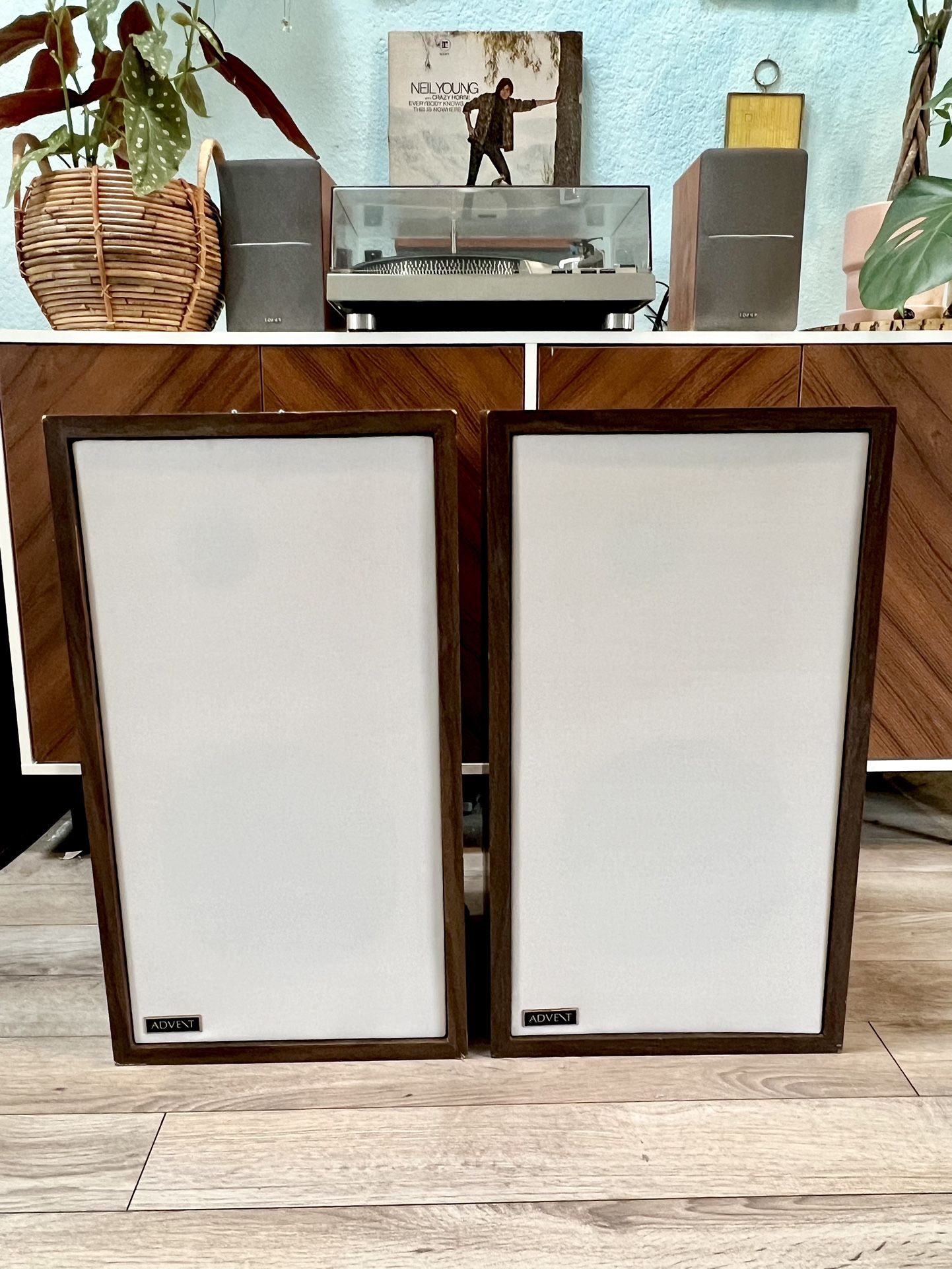 Original Large Advent (OLA) Loudspeakers - Vintage