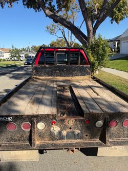 Truck flatbed gooseneck
