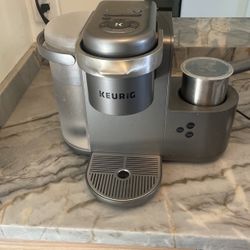 Keurig With Milk Steamer In Excellent Condition!